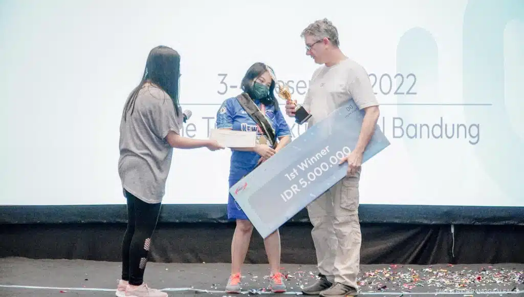 Best Employee of The Year : Andhina Wisnu Patriana in DataOn Annual Outing 2022