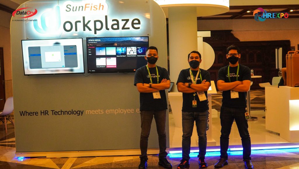 DataOn Team at SunFIsh Workplaze Booth
